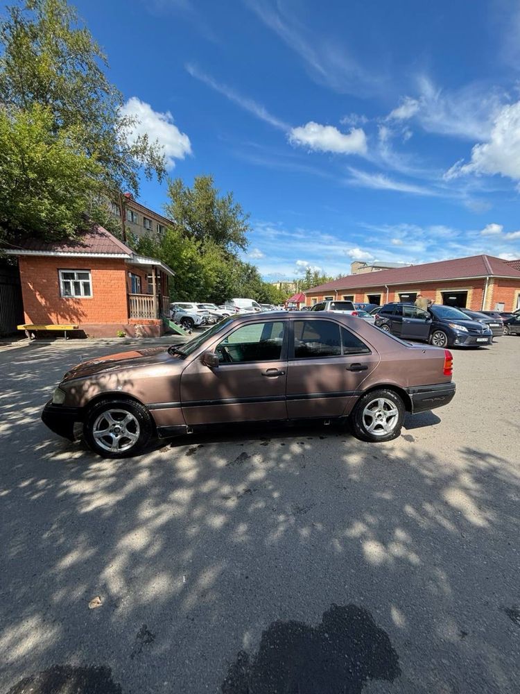 Автомобиль Mersedes w124
