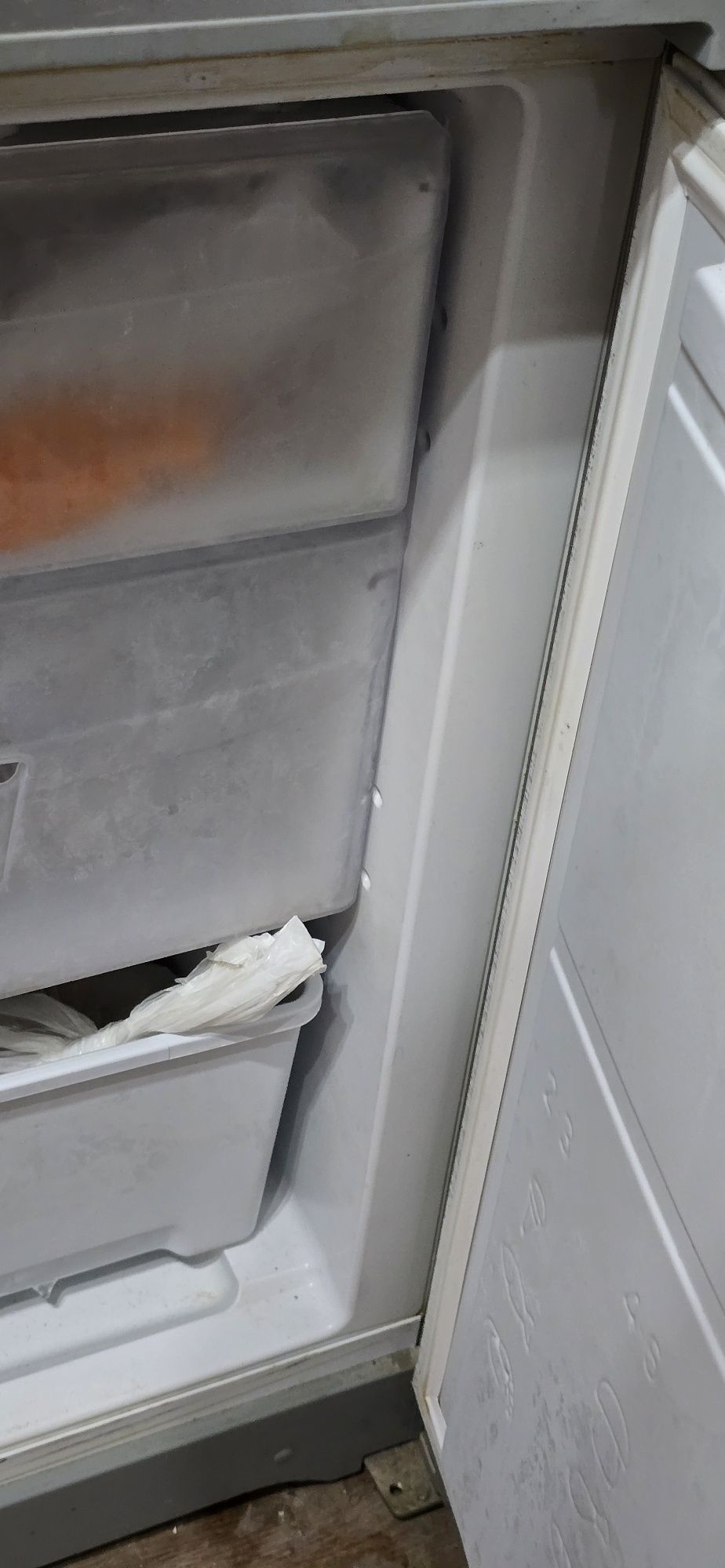 Холодильник Indesit