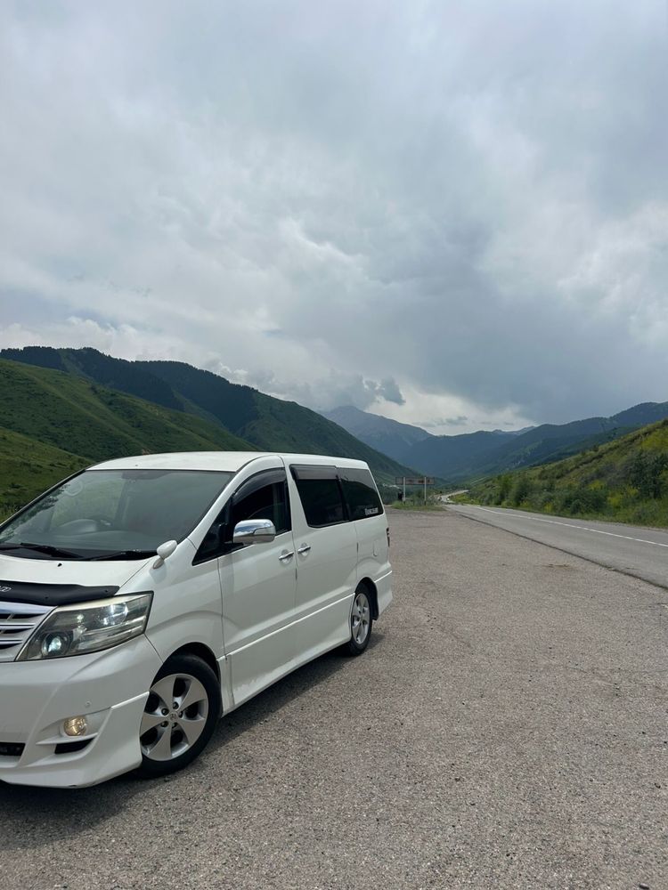 Минивэн Alphard….