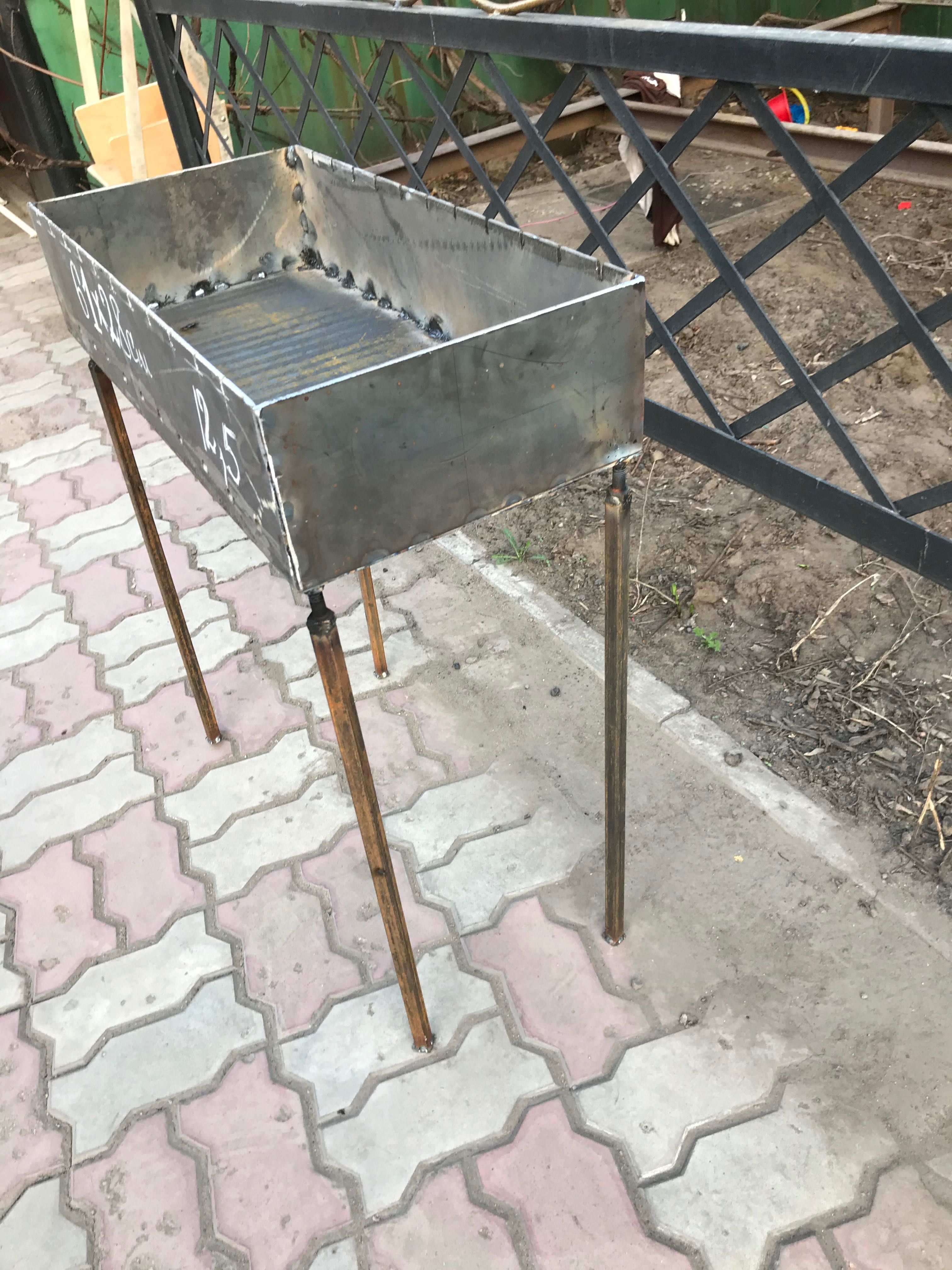 Мангал новый железный