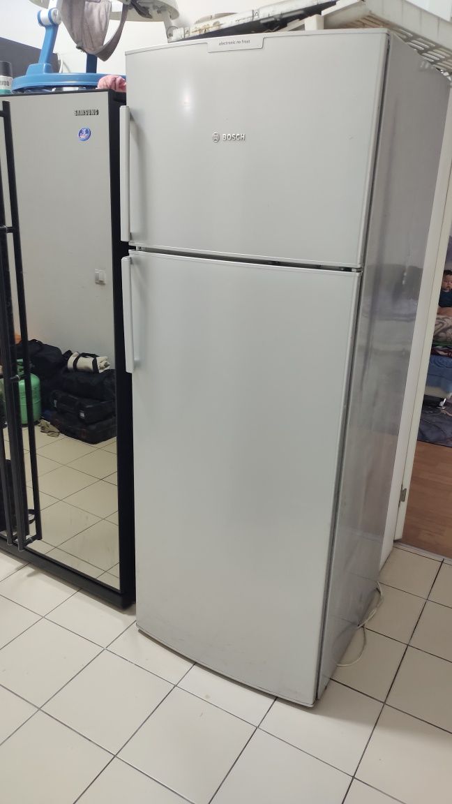 Продам холодильник бош