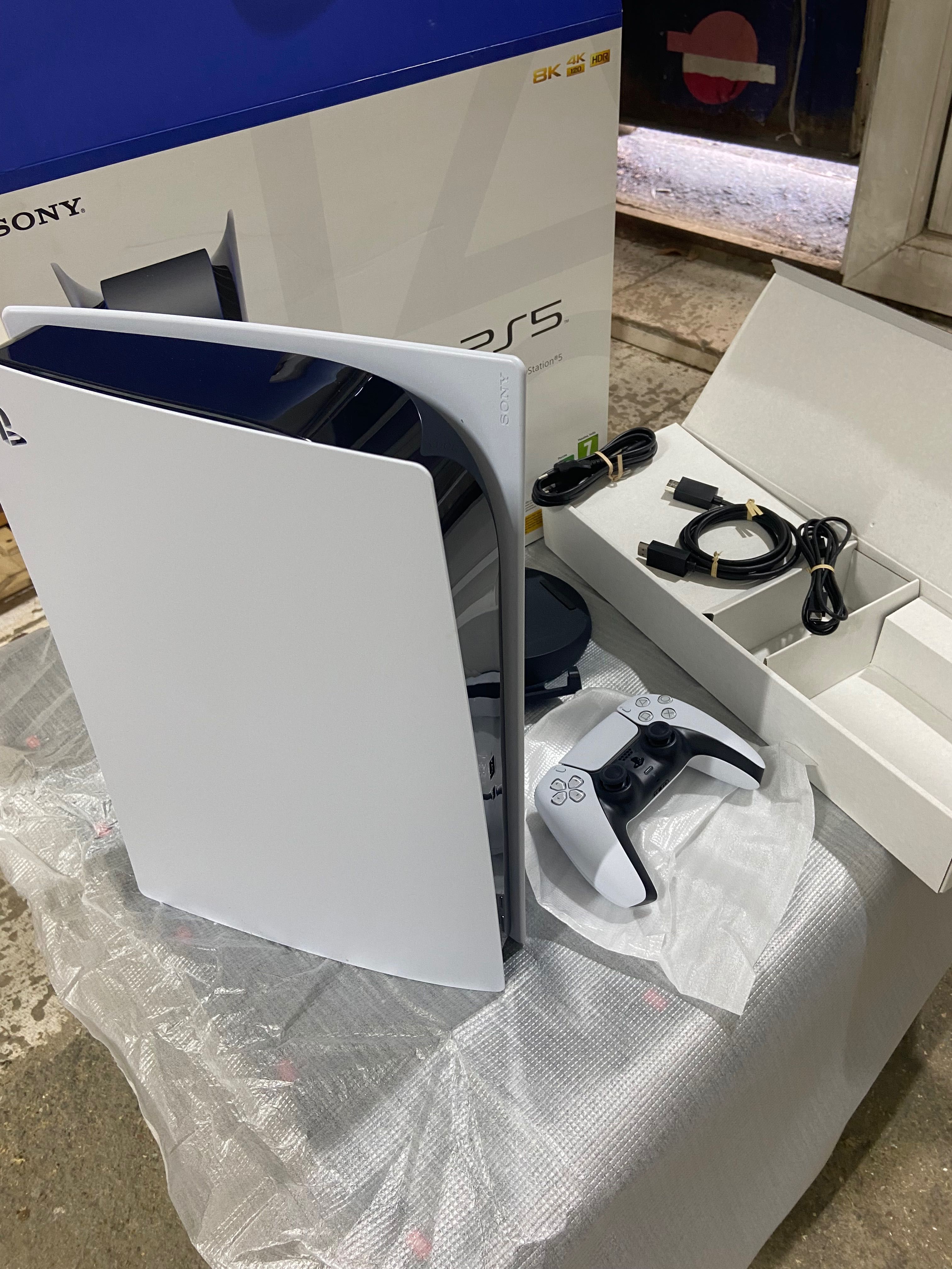 Продам игровую приставку ps5