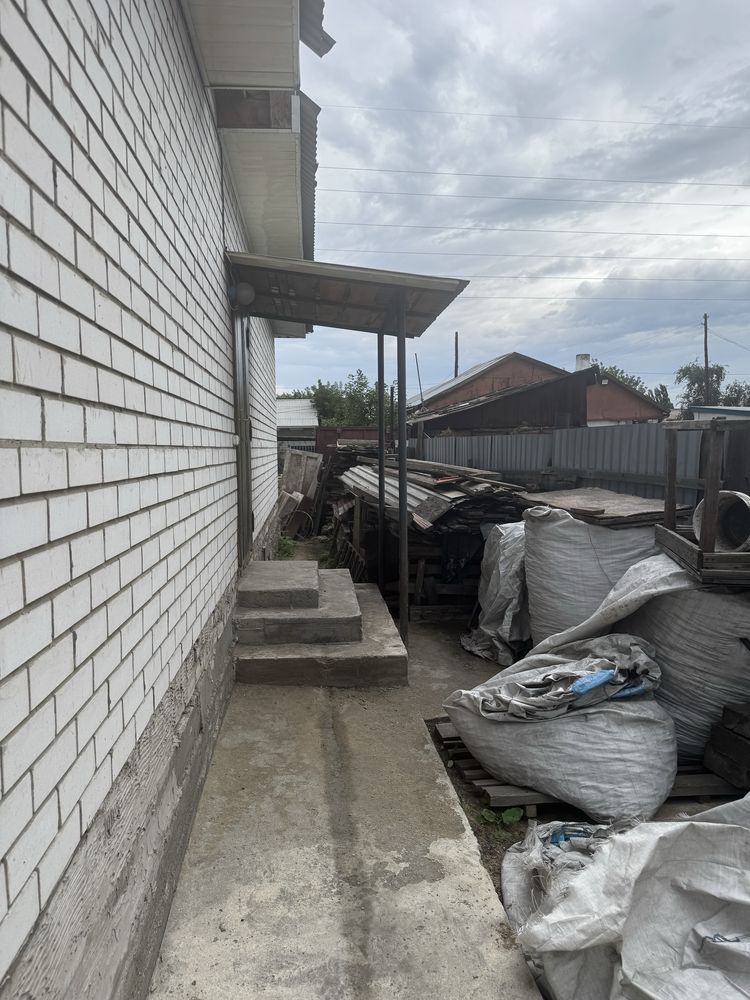 Продам дом . Район Мегастроя