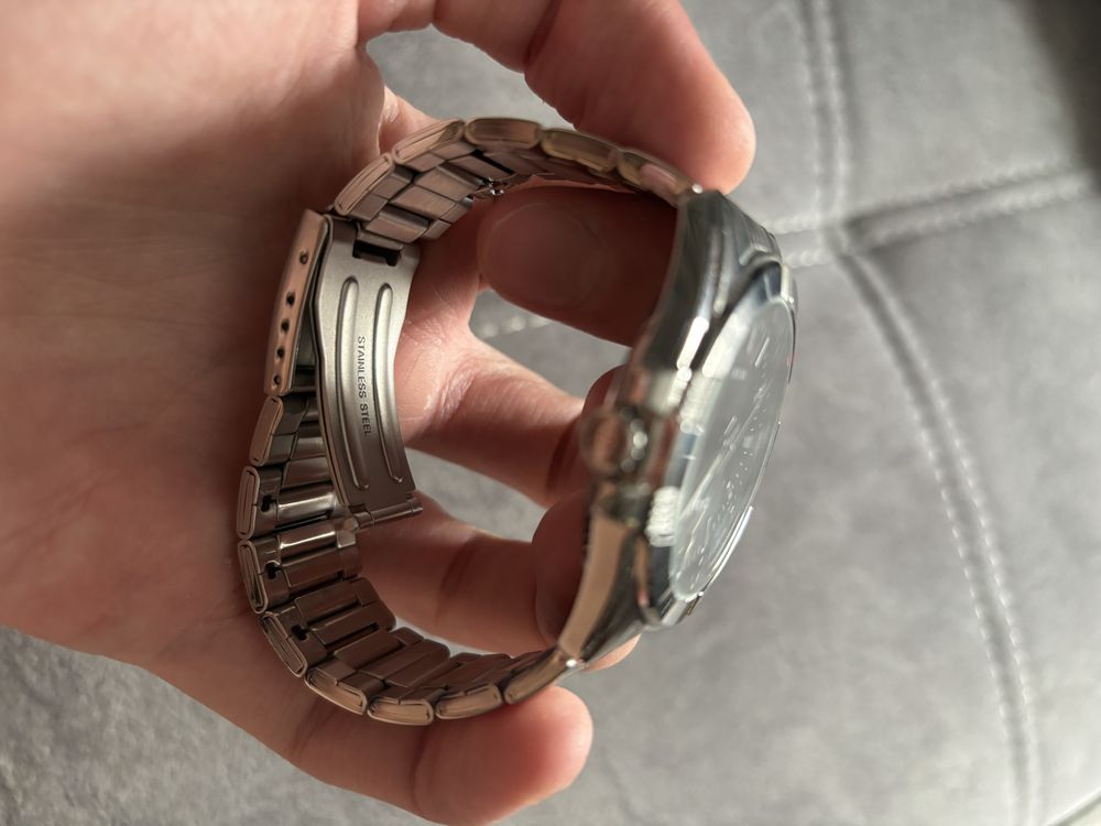 Продам часы casio