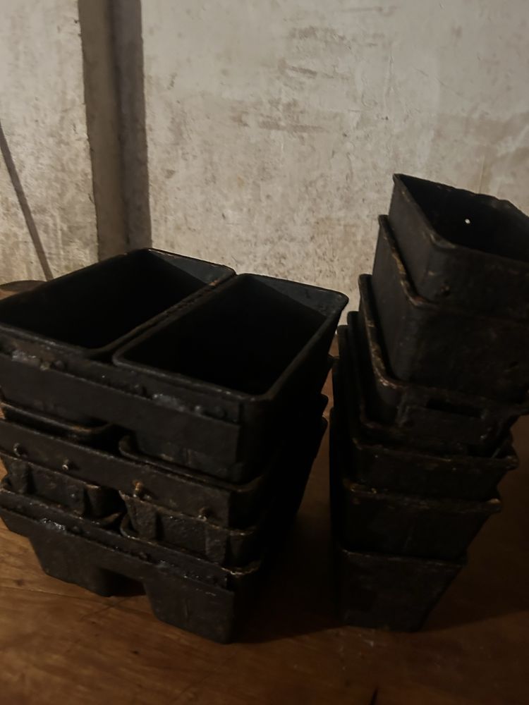 Булка қалыптары 160штук, штугы 2000 тг бәрін алатын болса келсімі бар