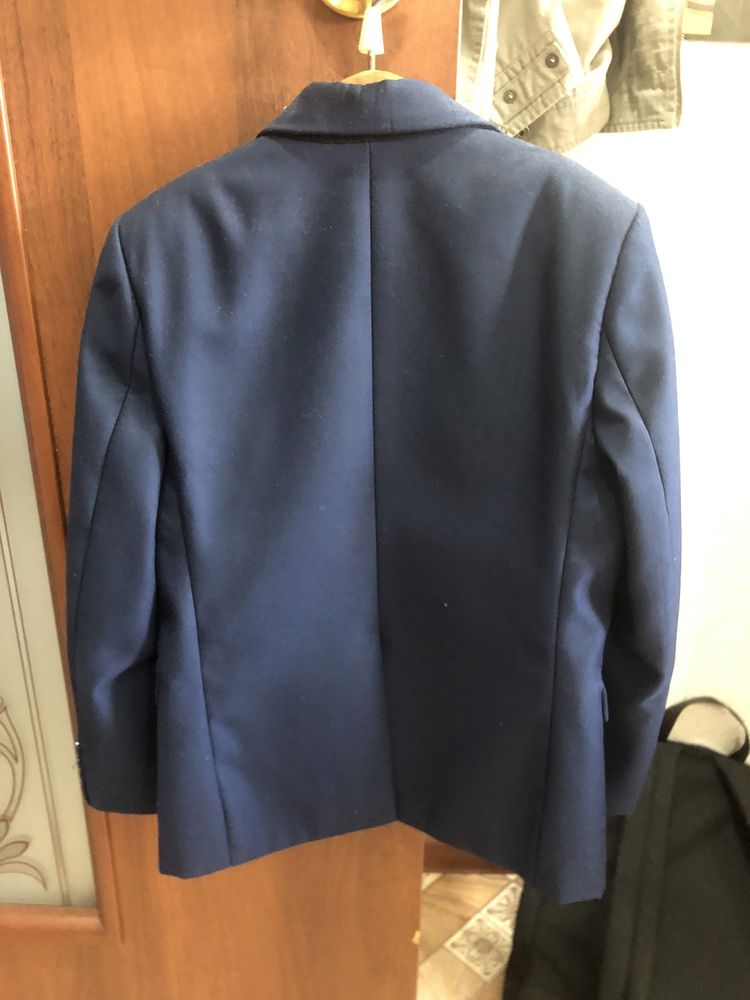 Продам школьный пиджак 1 класс