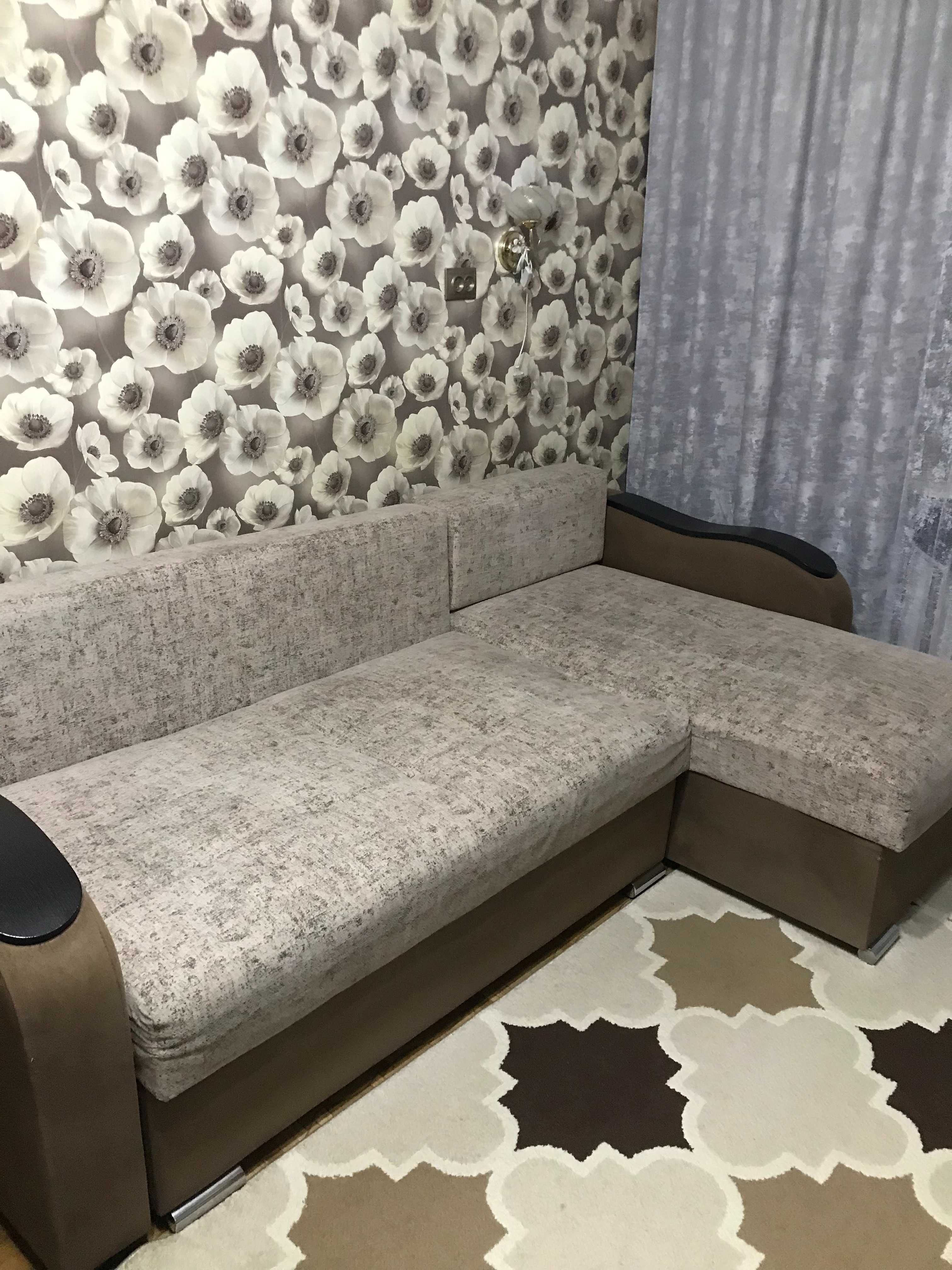 Мягкий уголок , угловой диван + кресло кровать в хорошем состоянии