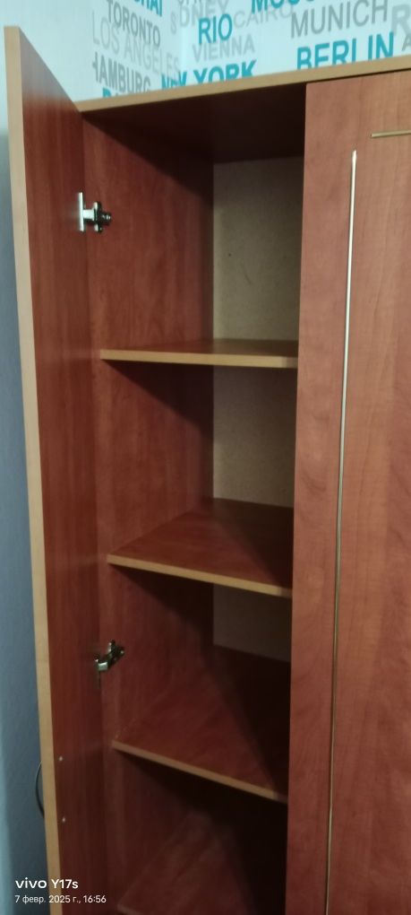 Продам шкаф плательный б/у