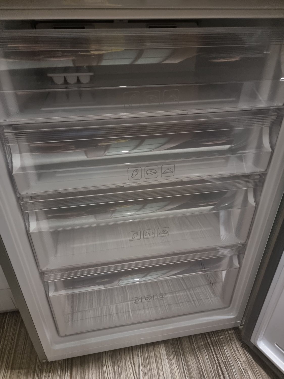 Продам холодильник Haier