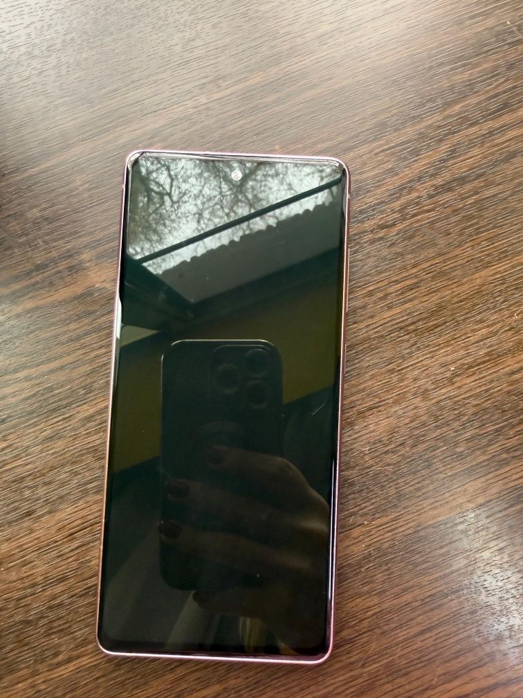 Samsung S20 FE розовый