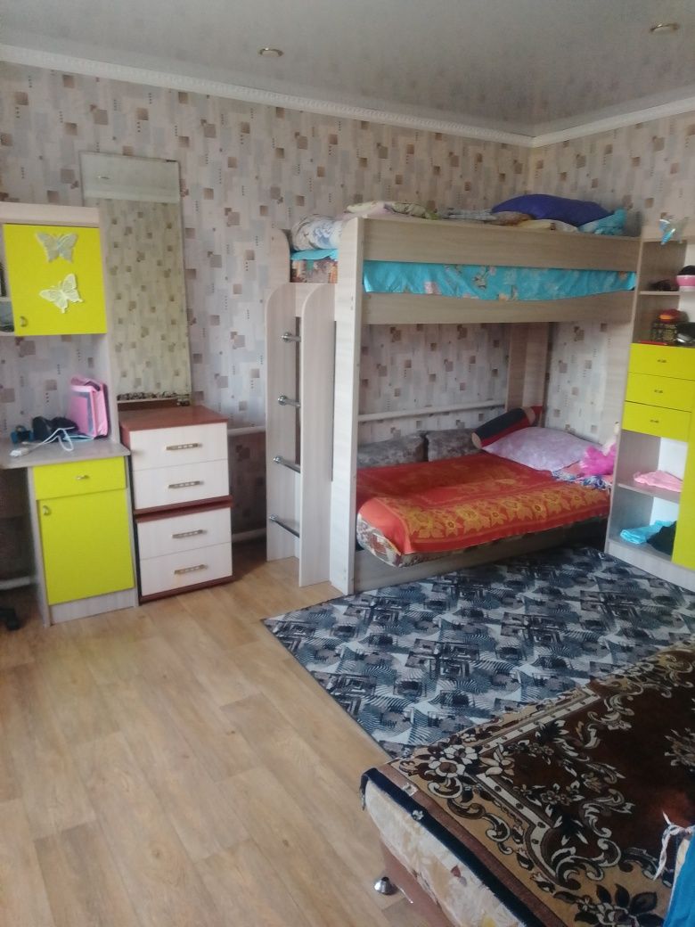 Продам 4х комнатный дом в центре.