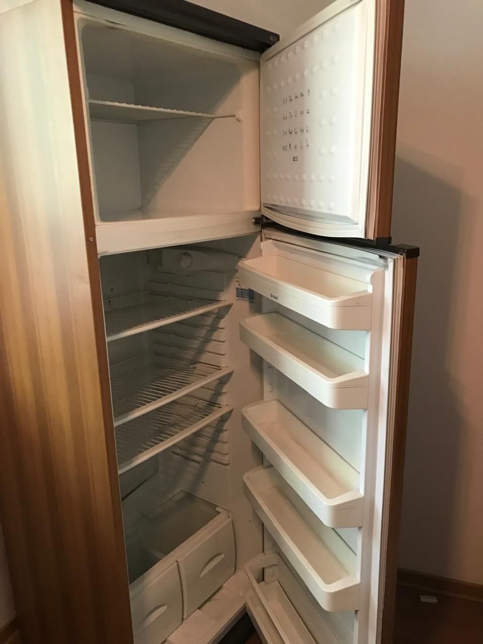 Холодильник Indesit