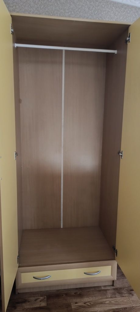 Спальный гарнитур для подростка б/у
