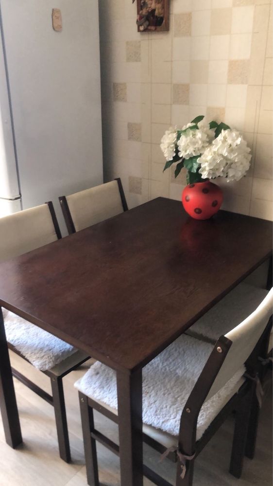Продам стол со стульями