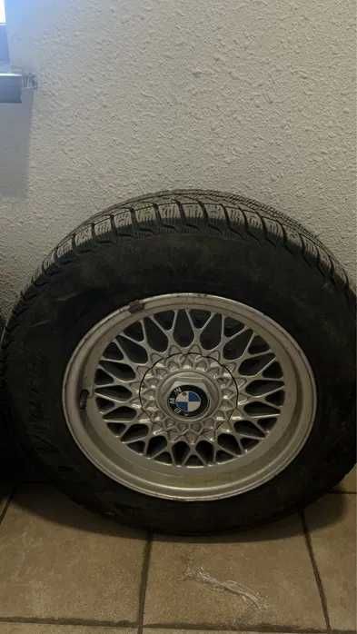 Продам шипованные шины Viatti 205/65r15 с титановыми дисками BMW