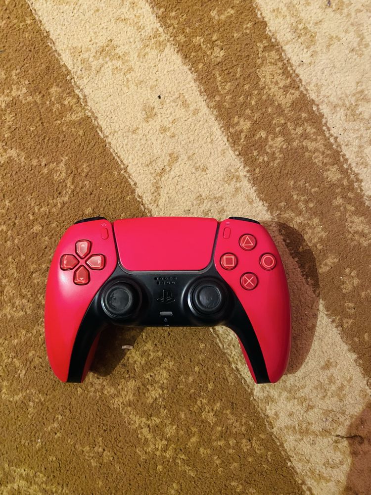 Playstation 5 продается играл 2 месяца состояние хорошие