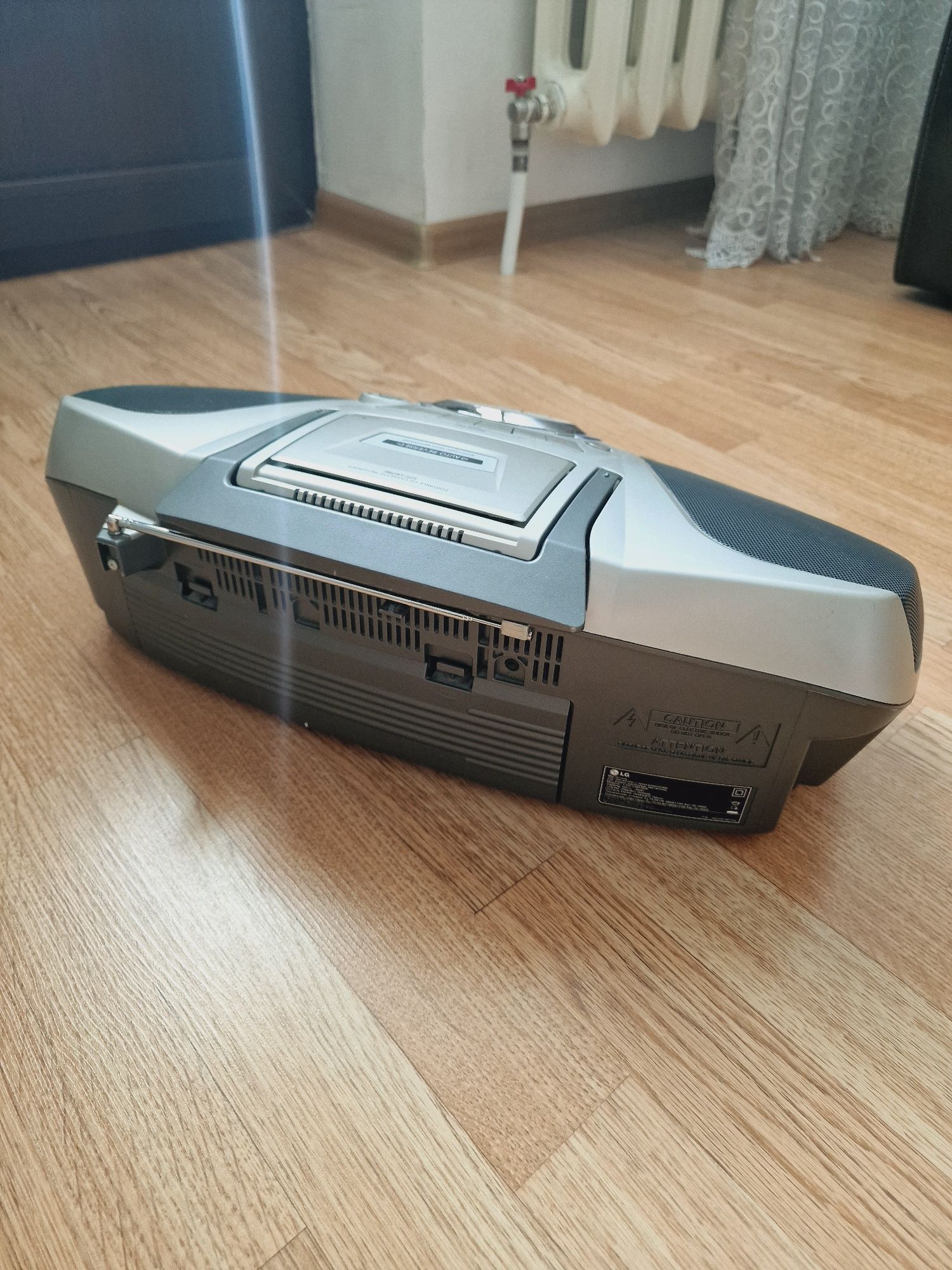 Магнитола LG LPC-LM735X