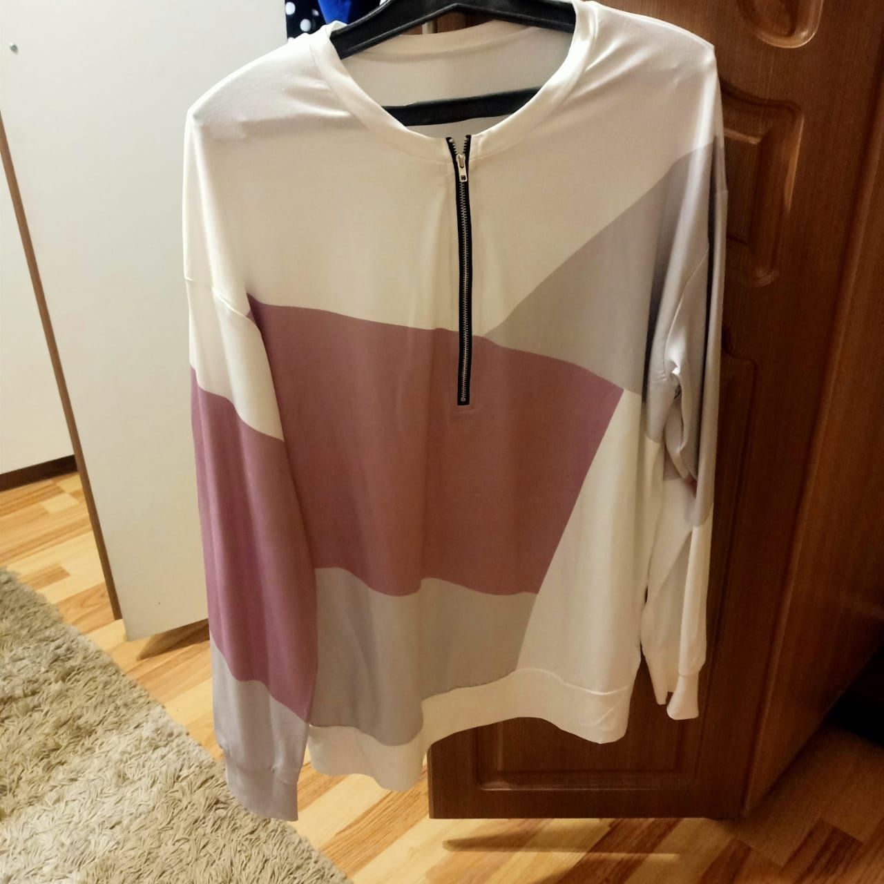 Продам платье и две кофты ,все новое,хорошего качества