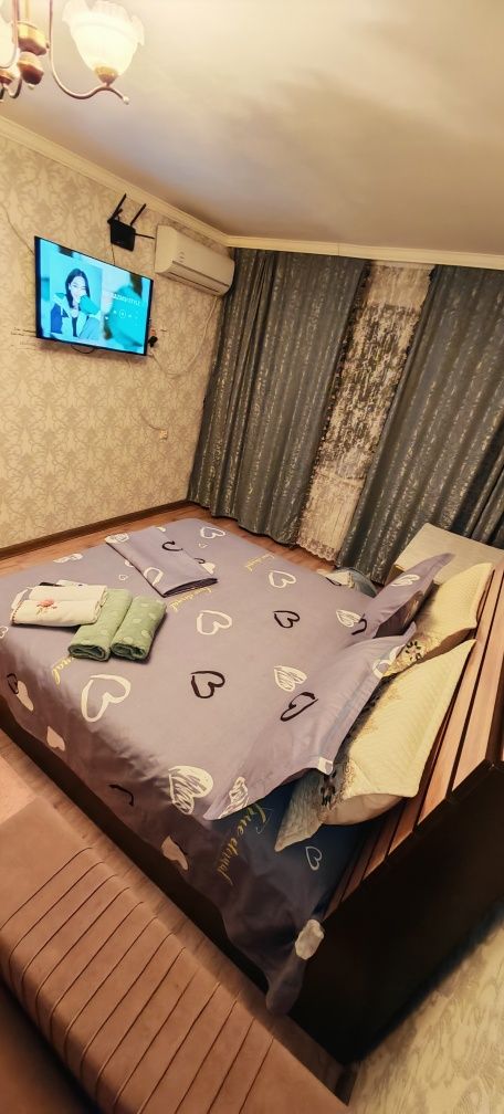 1ком.КВ.Посуточно и Почесовой .В Центре.Смарт,ТВ . Ночью 8200т
