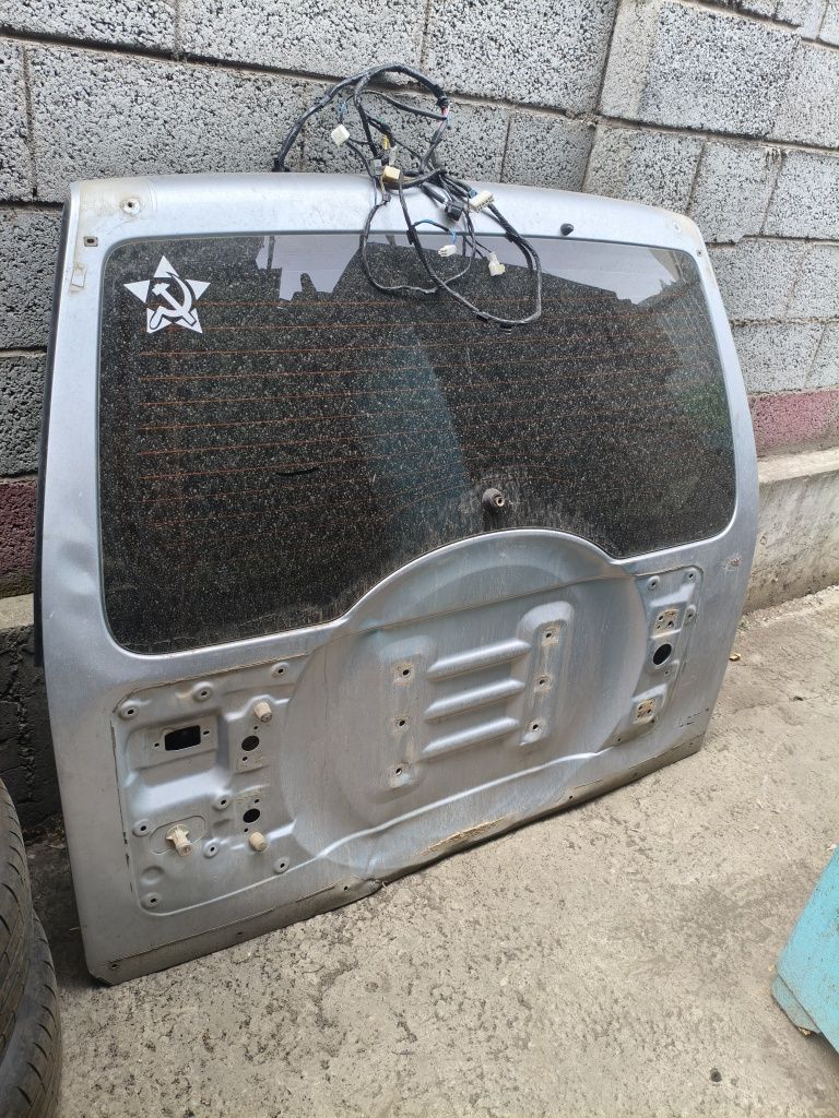 Крышка багажника Паджеро 4
