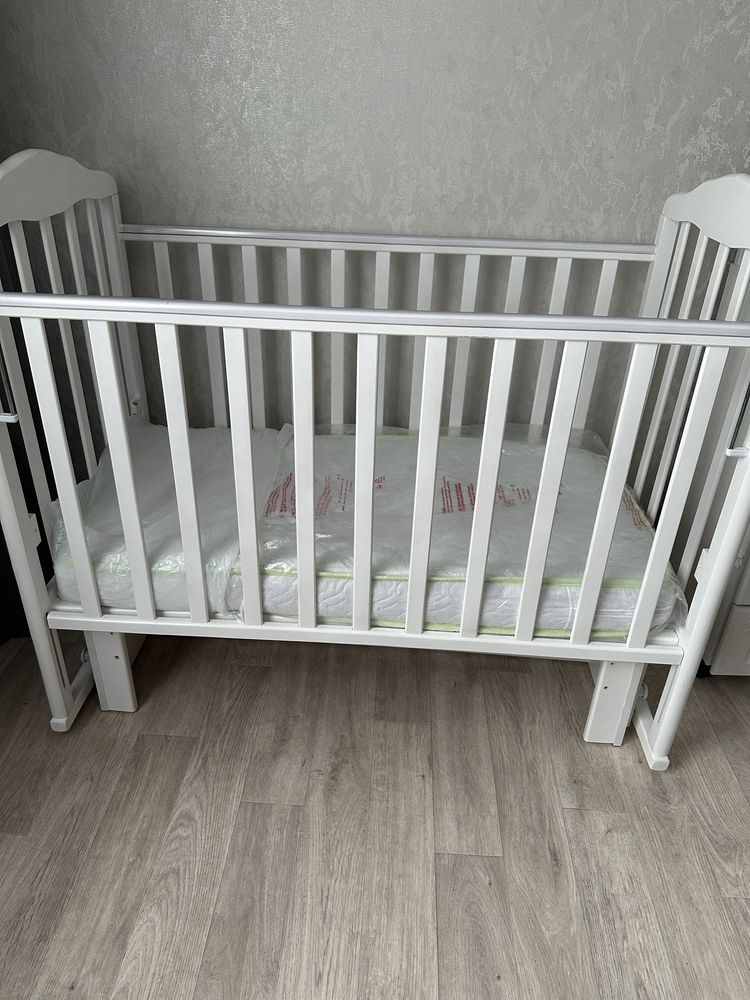 Продам детскую кроватку
