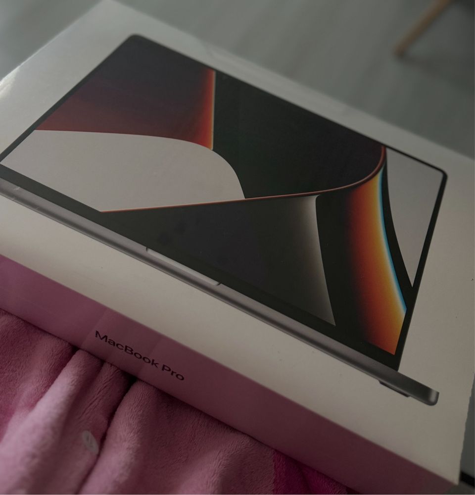 Macbook pro 2021 / 16.2 / 16gb / 512 gb