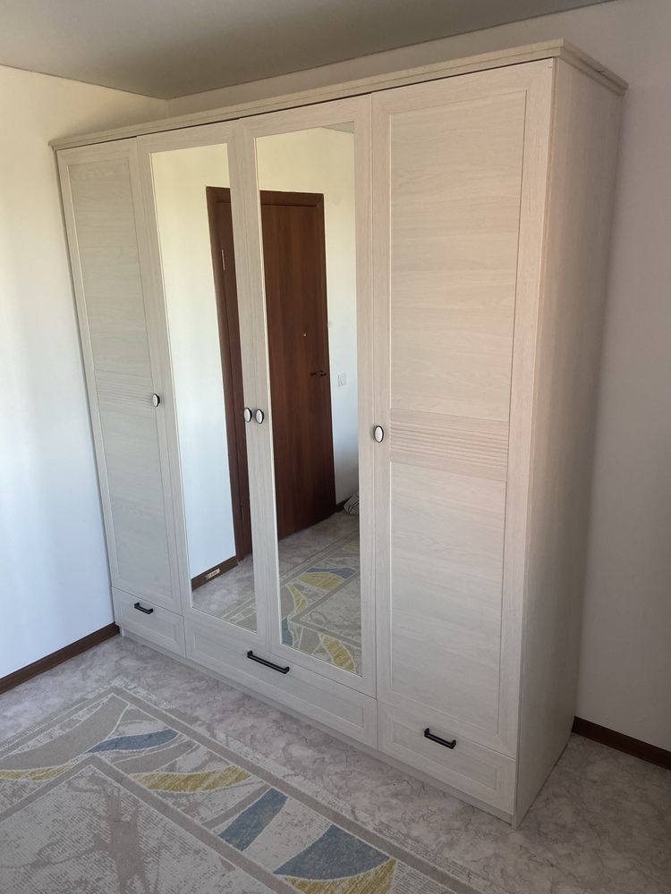 Продам спальный гарнитур