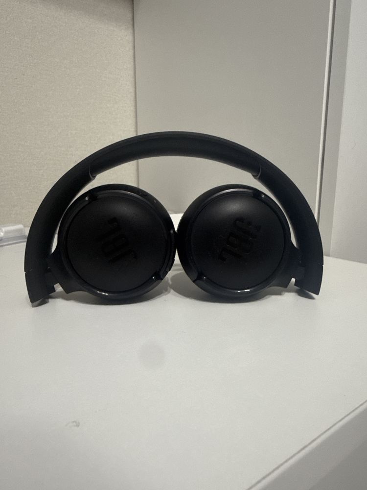 Беспроводные наушники JBL