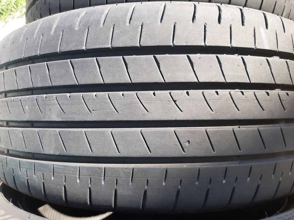 Продам шины 235/45/18 бриджистон