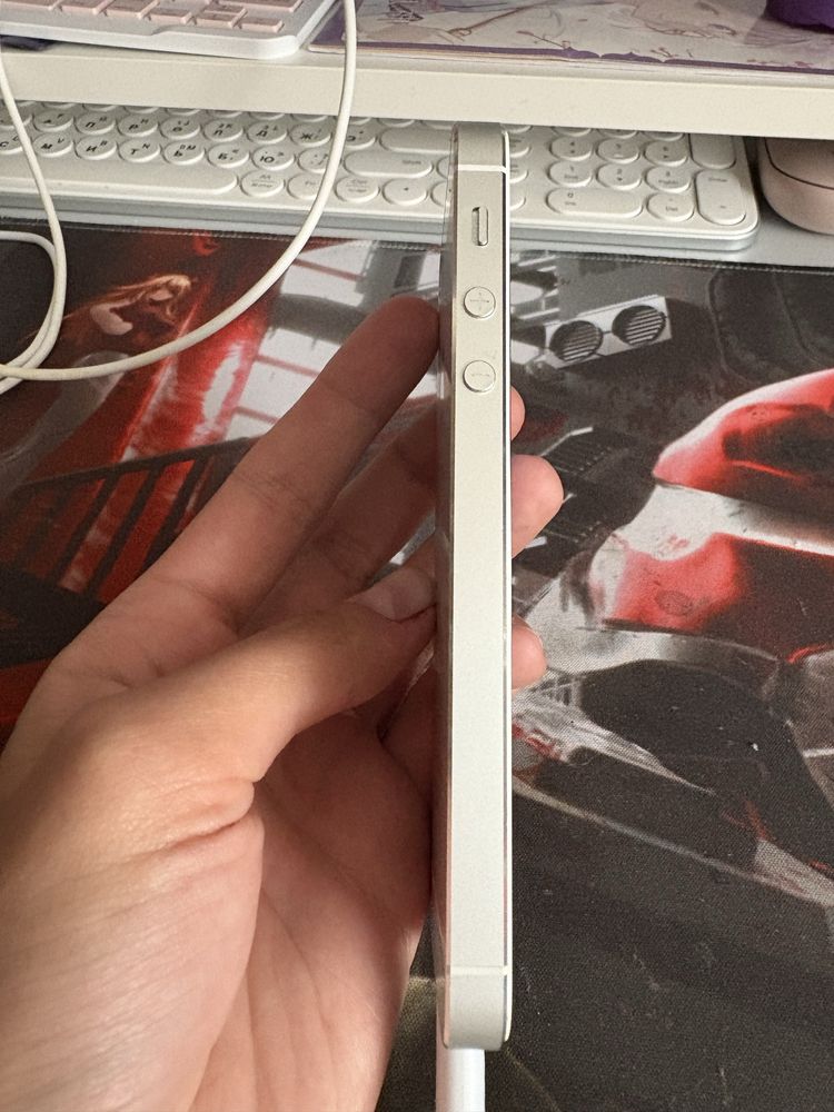 Продам iPhone 5s