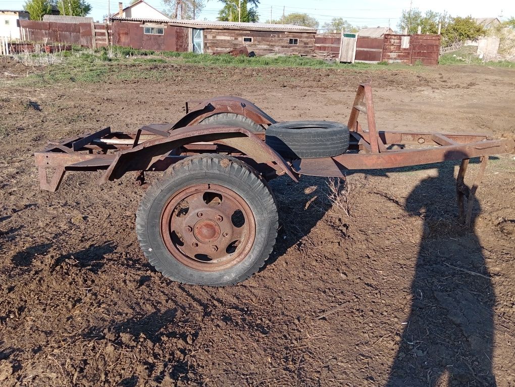 Продам полуприцеп птс 9  и одноосный прицеп