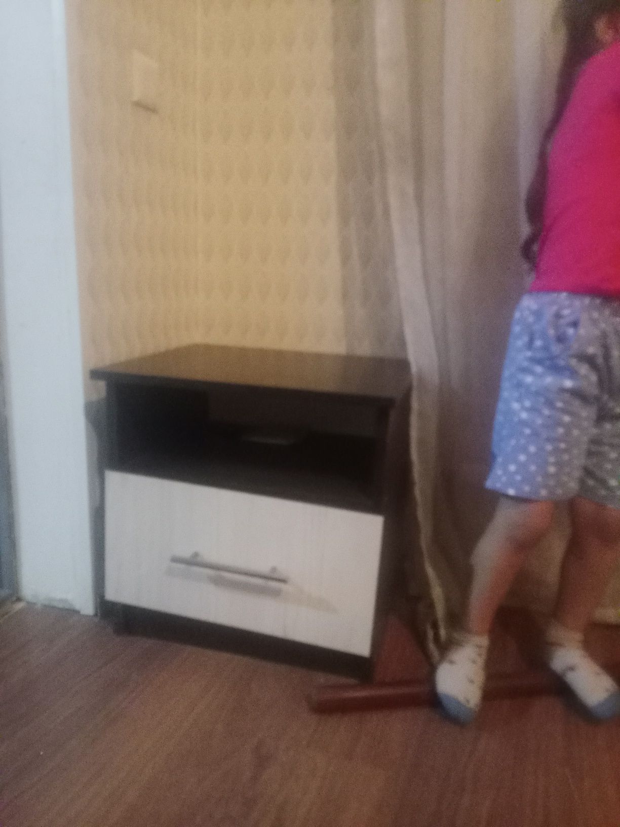 2 тумбочка 1 шкаф жагдайы жаксы