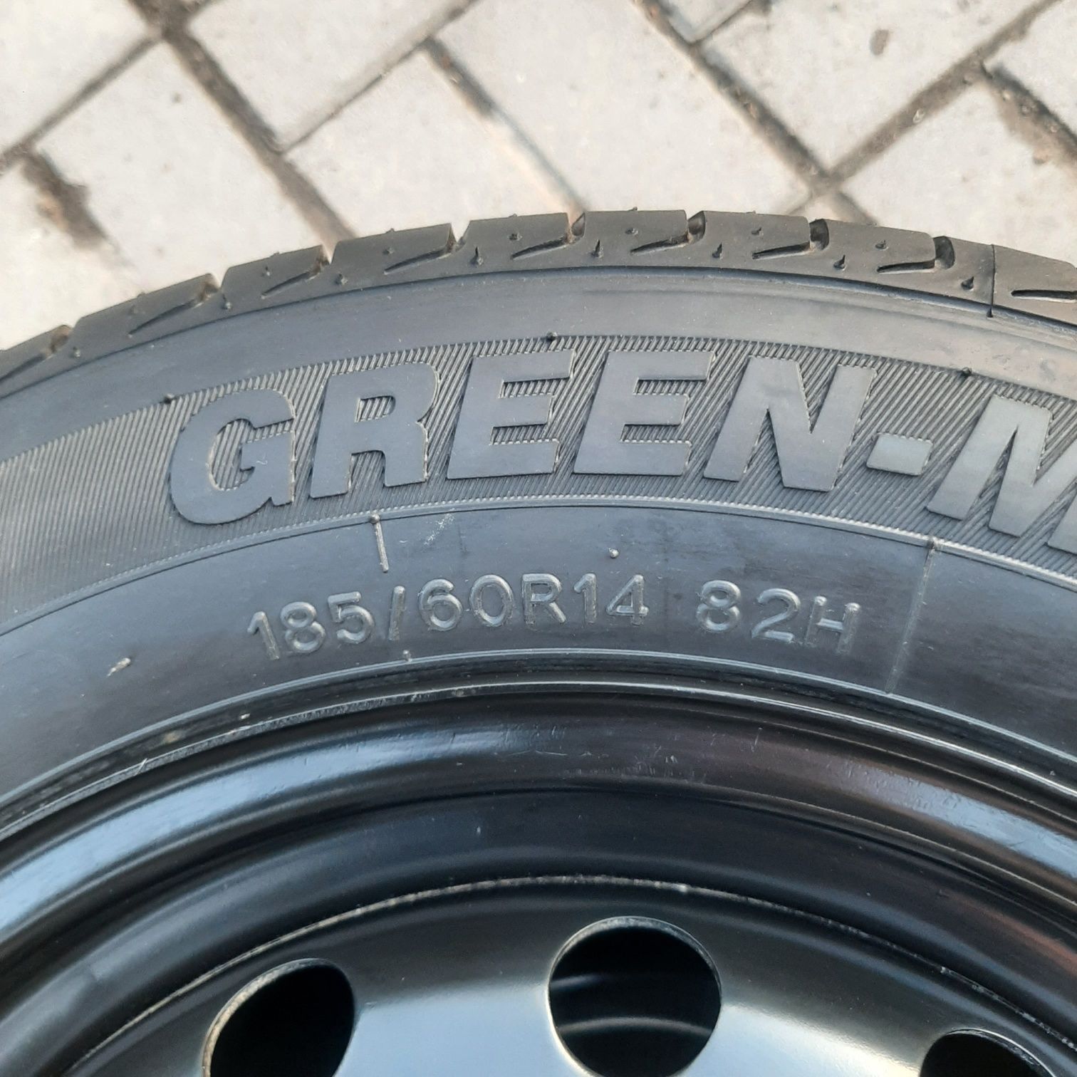 Продам 2 колеса 185 60 r14