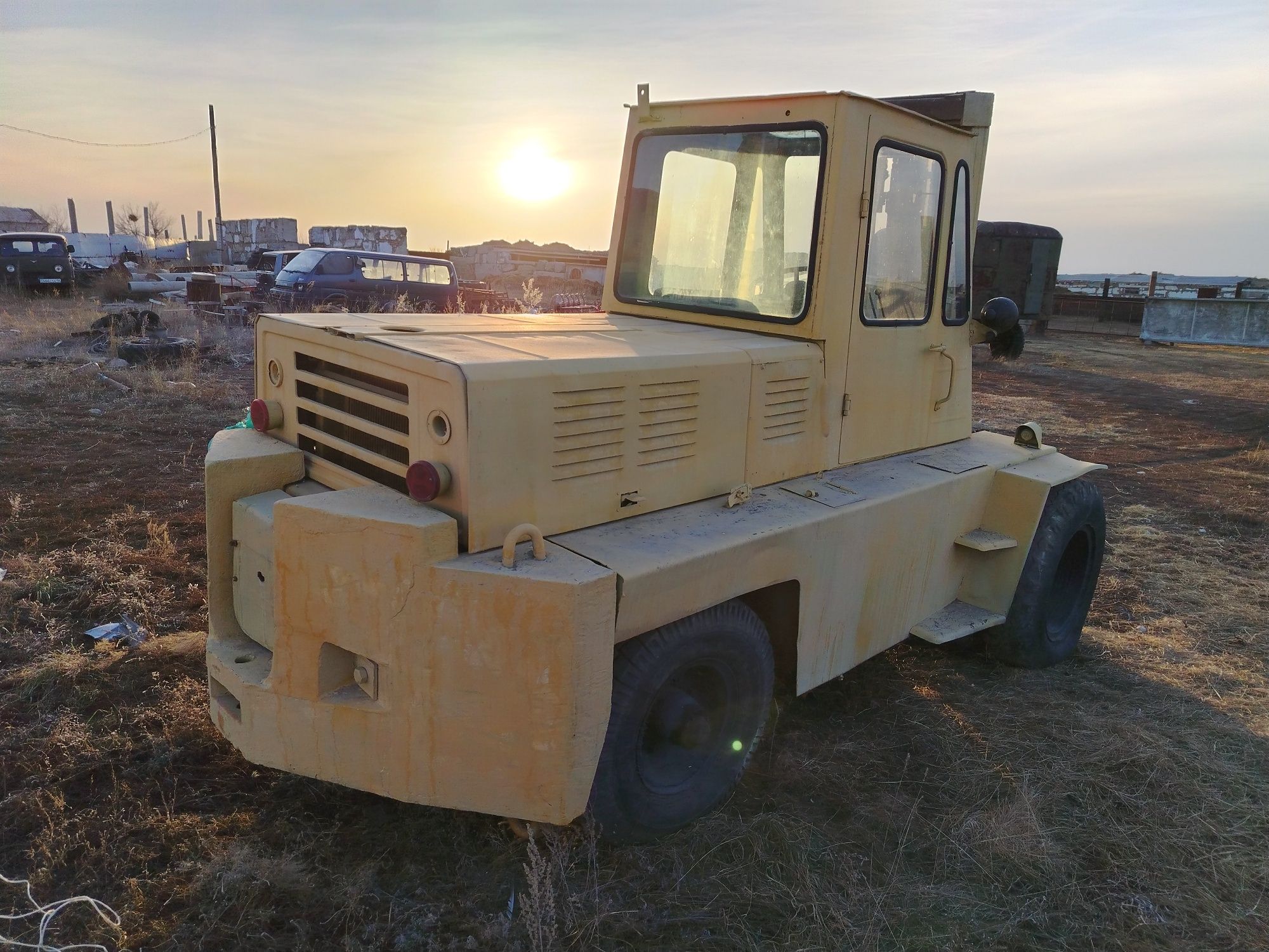 Продам львовский погрузчик