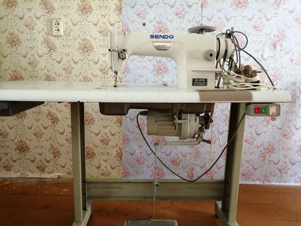 Продам швейную машинку