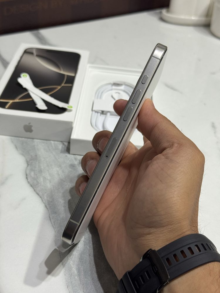  iPhone 16pro max 5G 256gb hx/a EAC natural titan 4 цикла всего лишь!