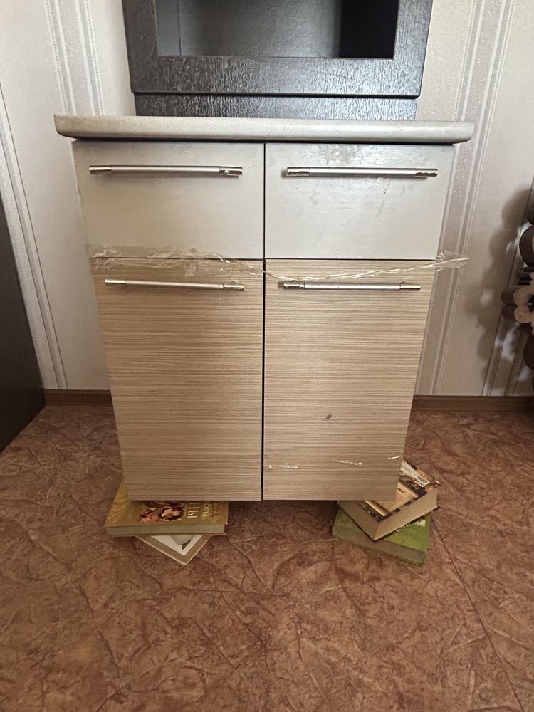 Продам Кухонные шкафы