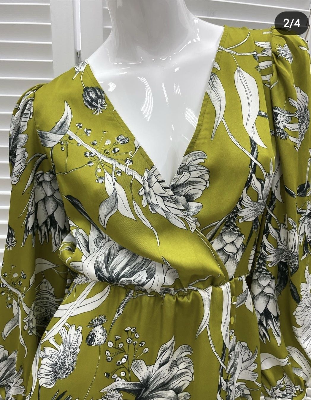 Есть Kaspi red и рассрочка. Продам платье  ZARA, размер М (42-44)