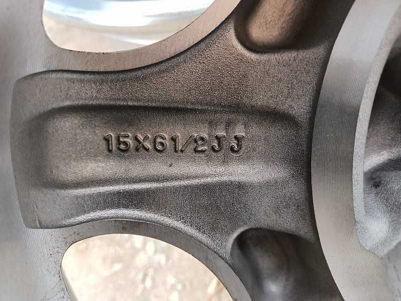 Продам оригинальные легкосплавные диски на Nissan