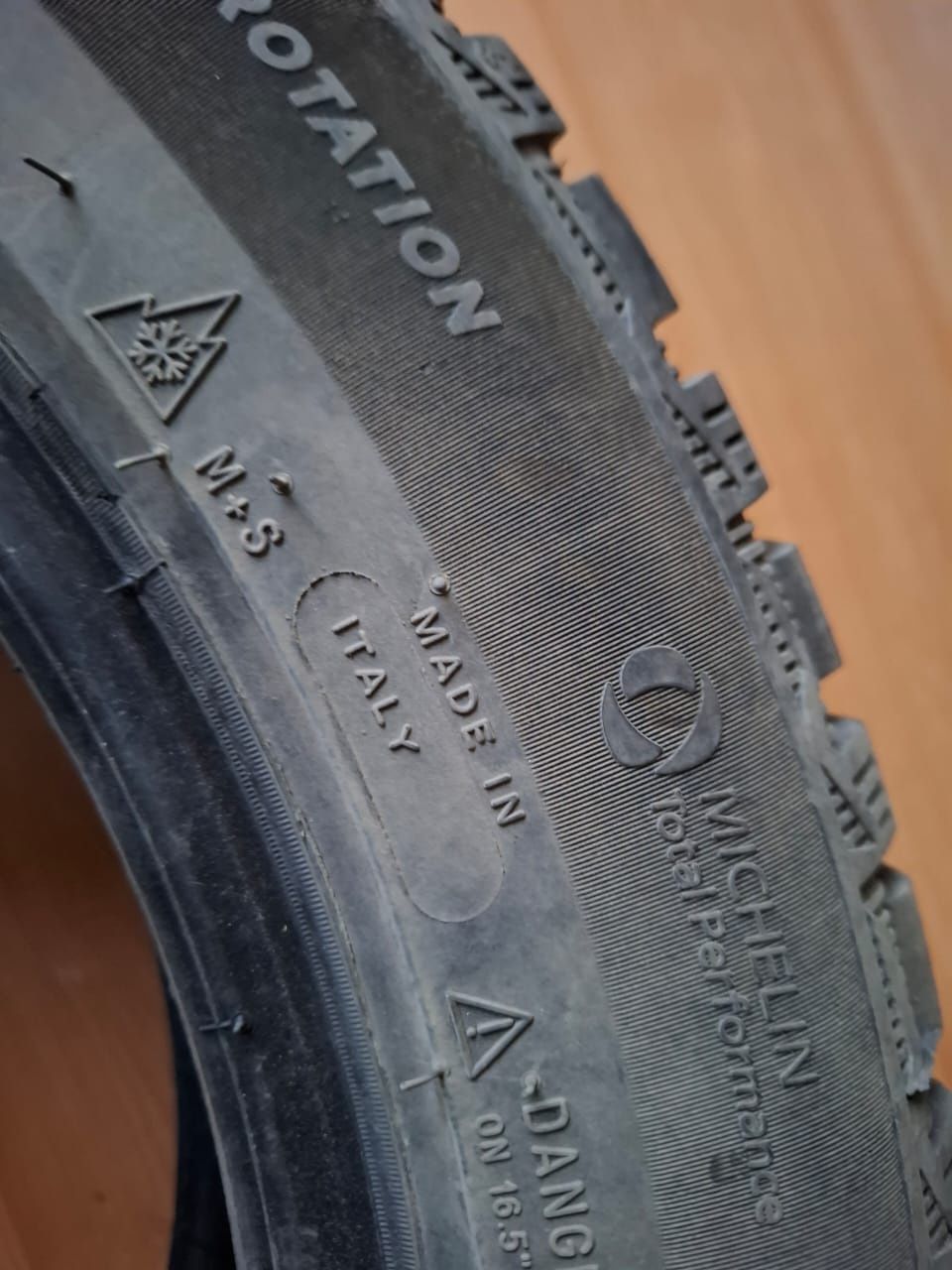 Пролам зимняю резину премиум класса Michelin X-Ice North 4
