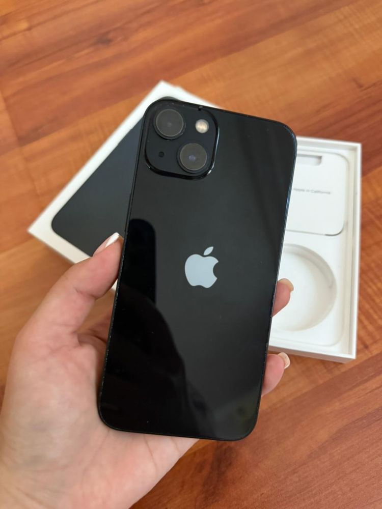 Продам iPhone 13 в хорошем состоянии