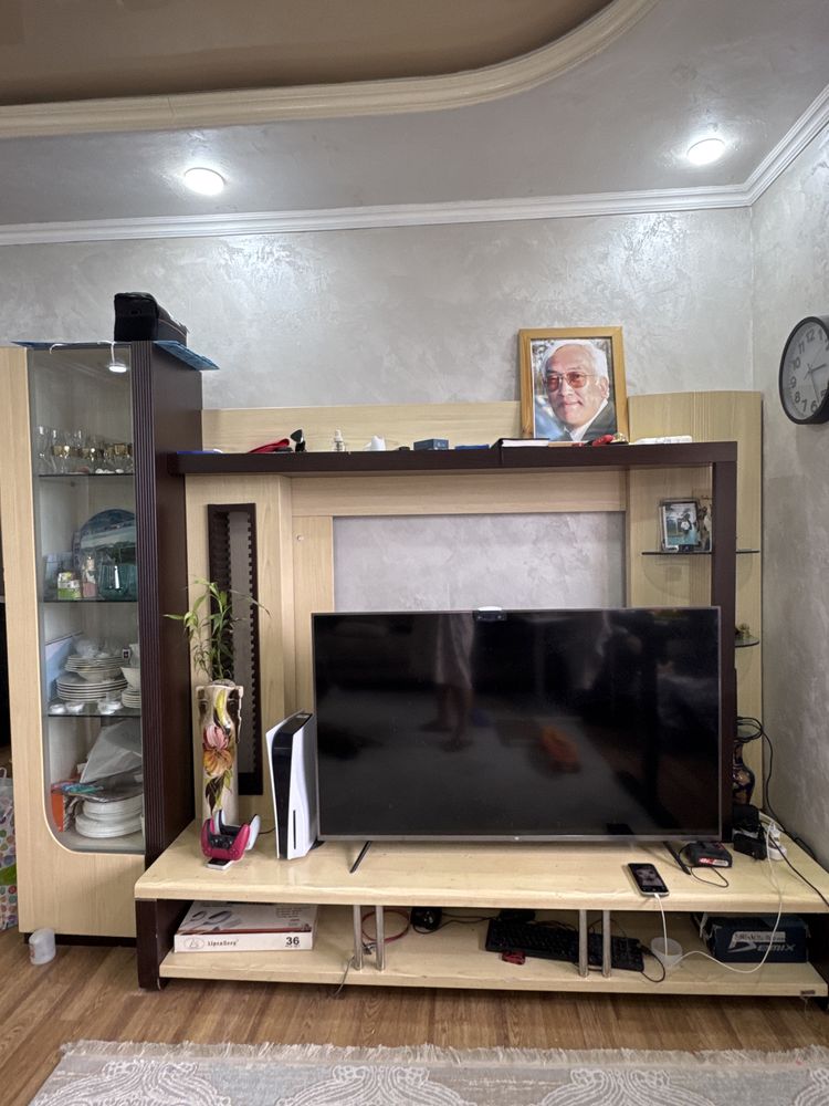 ТВ-тумба с витриной
