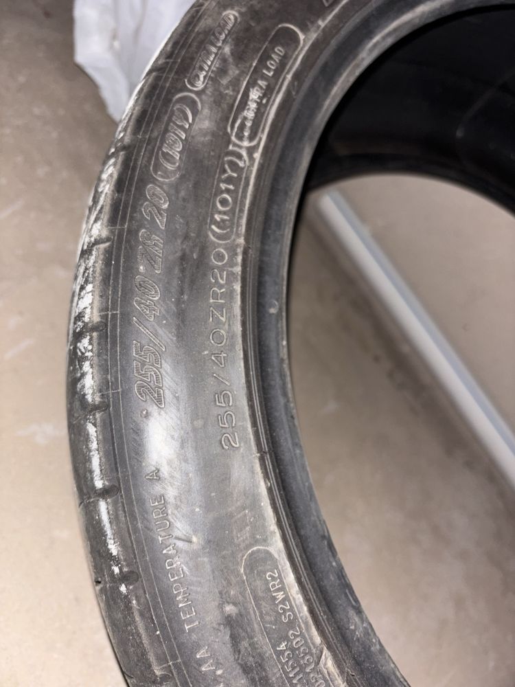 Продам автошины 225/40/20 передний