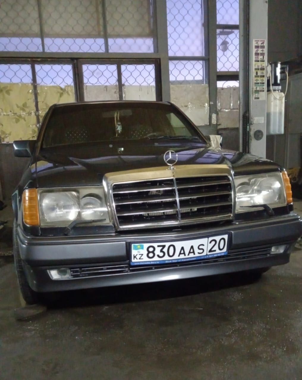 Бампер передний для Мерседес 124 ,ешка w124 новый