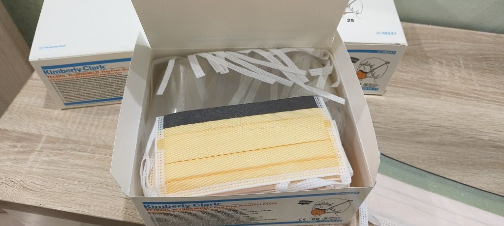 Маска с защитным экраном медицинская хирургическая Kimberly Clark