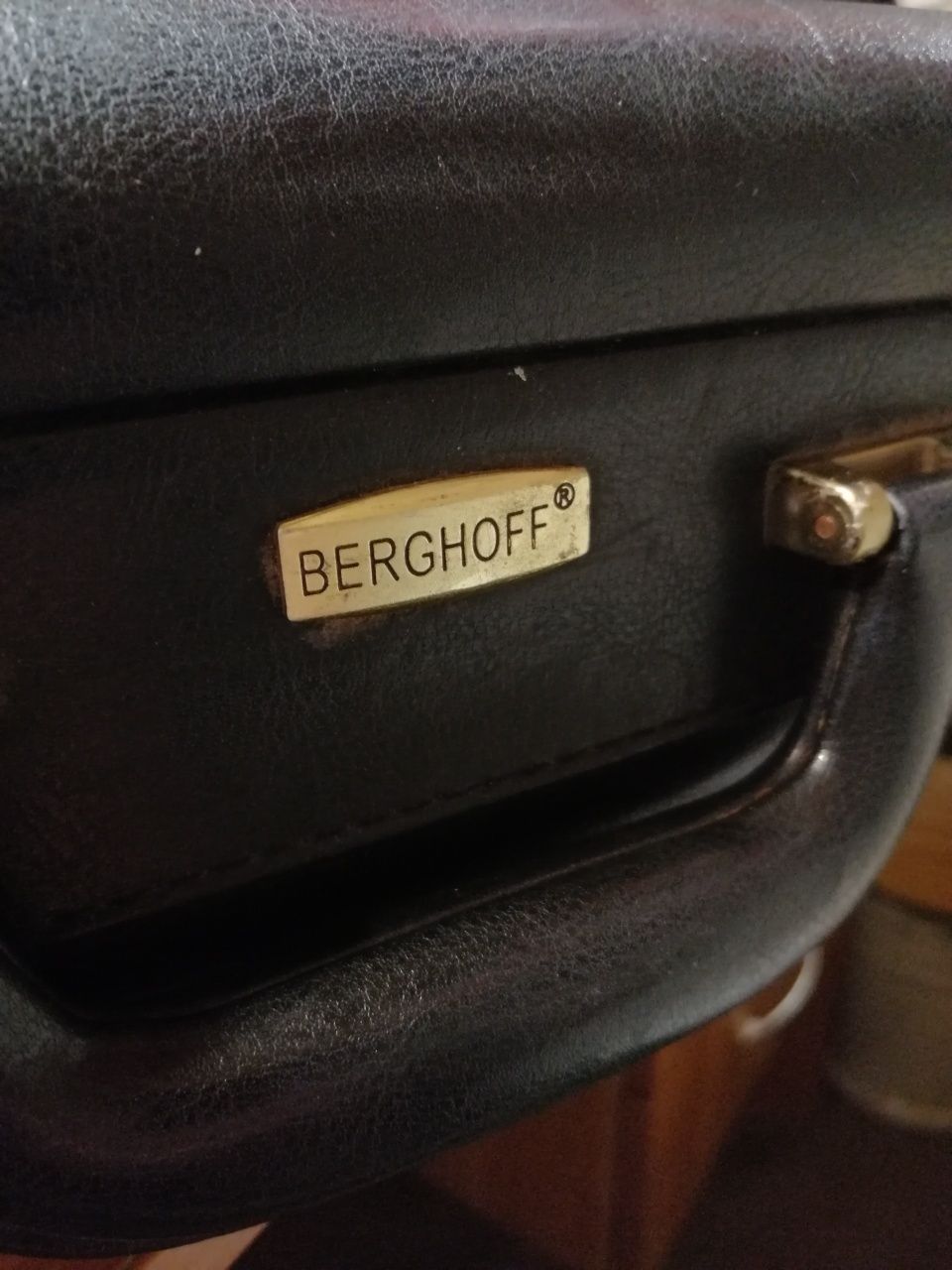 Дипломат Bergoff