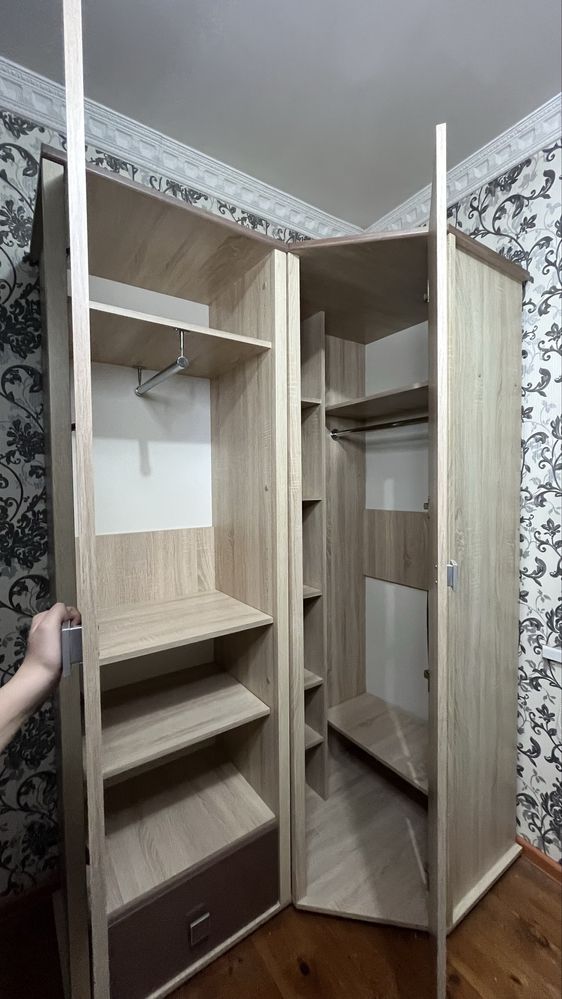 Спальный Гарнитур в хорошем состаяний