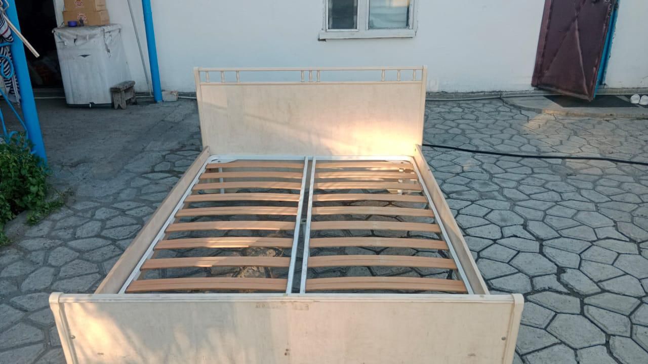 Кровать полуторка
