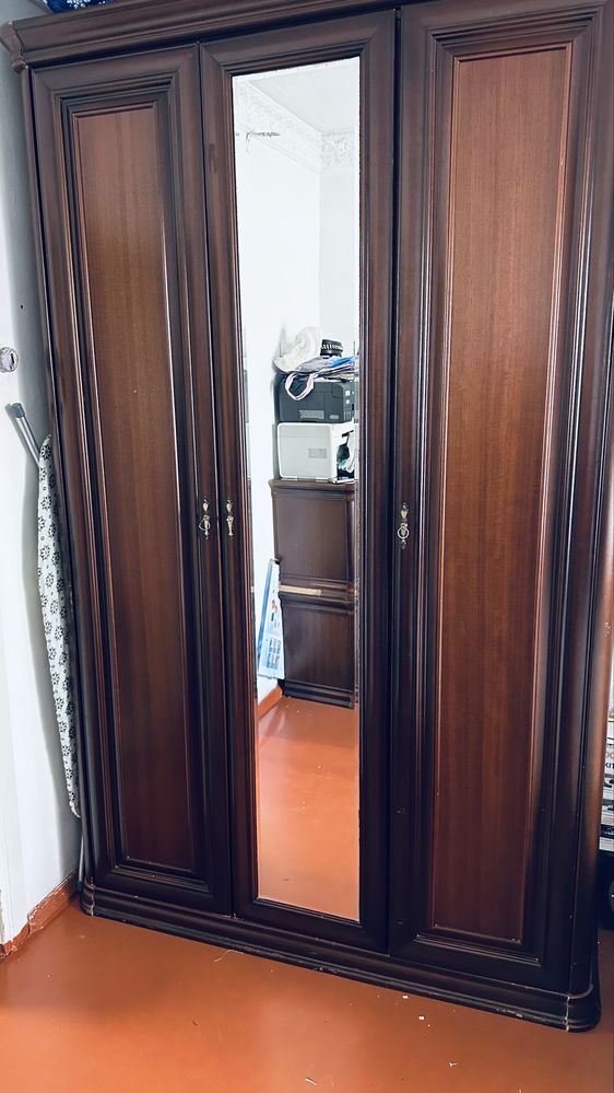 Продам спальный гарнитур б/у