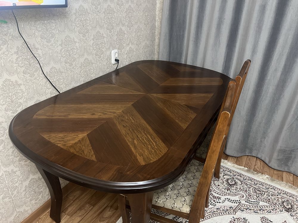 Продам стол в гостиную раздвижной / раскладной